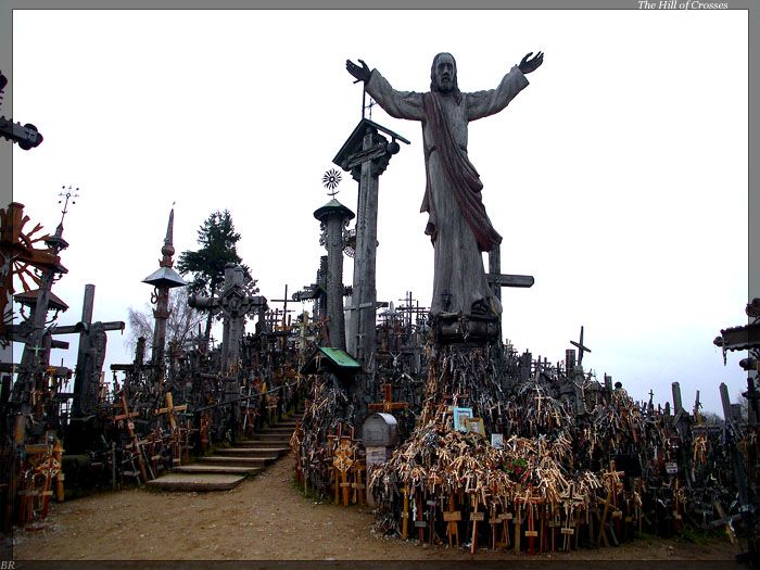 Гора Крестов. Литва. Количество крестов около 55000 (11 Фото)