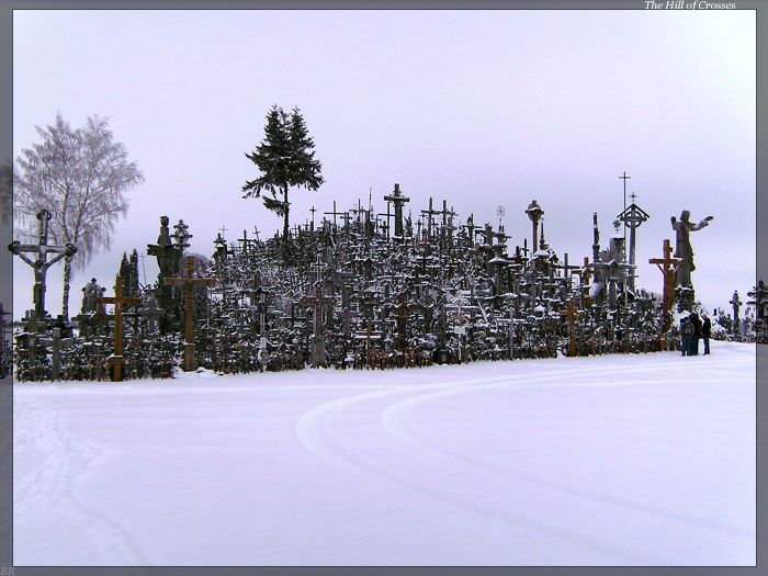 Гора Крестов. Литва. Количество крестов около 55000 (11 Фото)