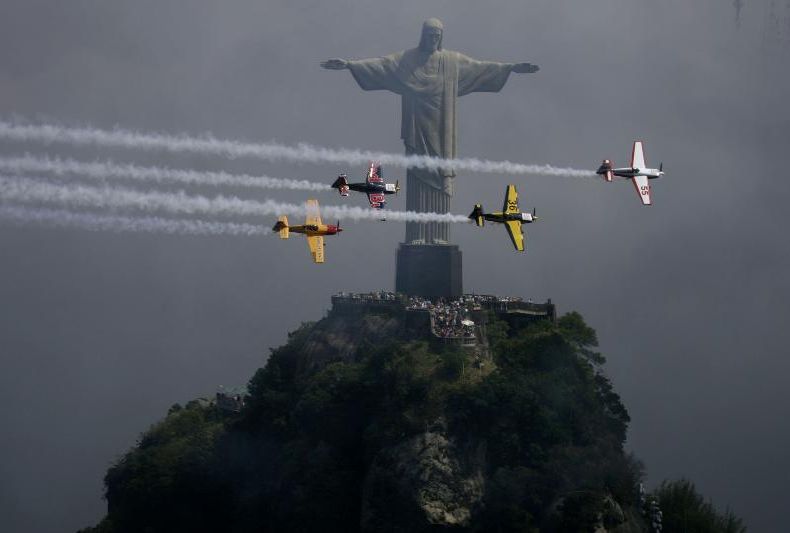 Авиашоу RedBull в Рио (35 Фото)