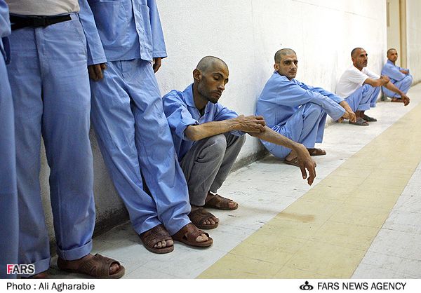 Тюрьма в Иране (6 Фото)