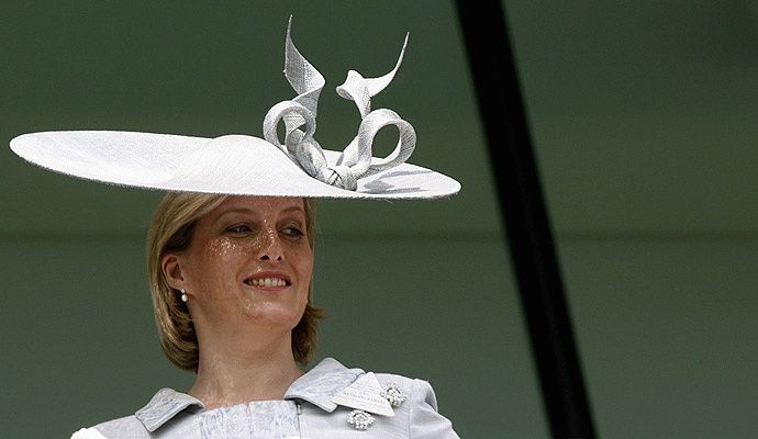 Женские шляпки с изюминкой (21 Фото)