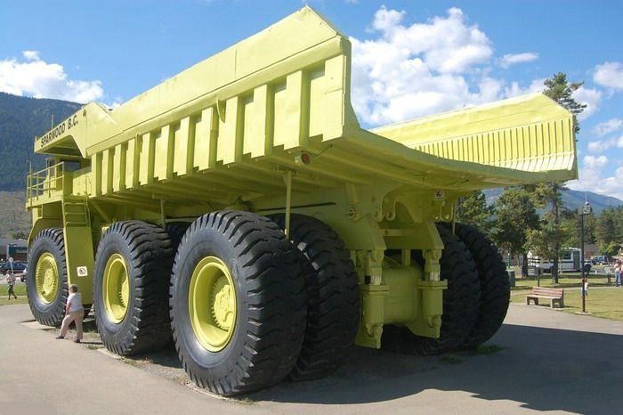 Огромный грузовик (11 Фото)