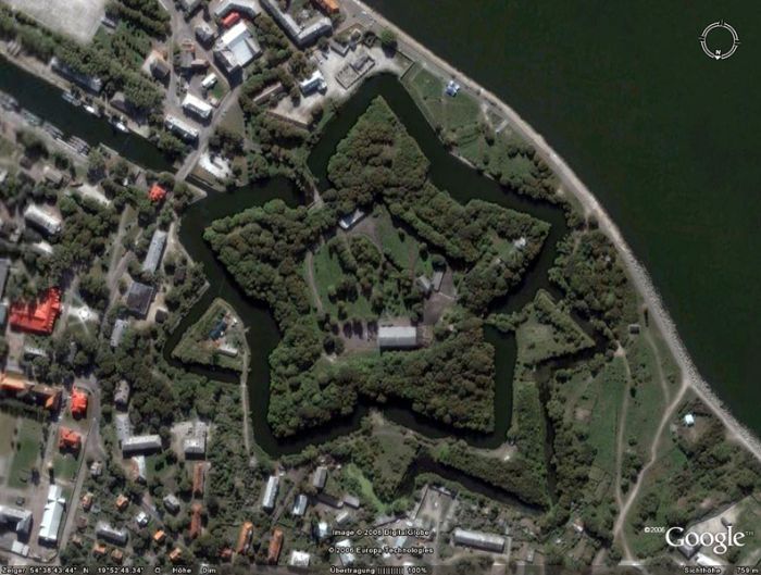 Самые необычные снимки Google maps (18 Фото)