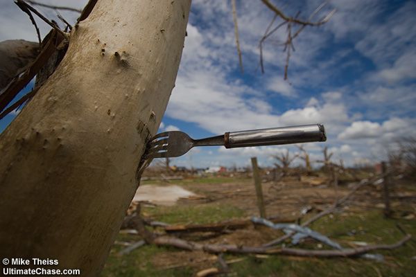 Послдествия урагана в Канзасе (10 Фото)
