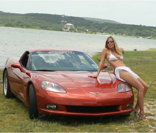 Девушки и Corvette (27 Фото)