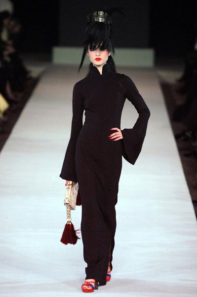 Показы моды в Китае - Fendi и Pierre Cardin (18 Фото)