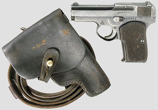 Пистолеты с кобурой (30 Фото)