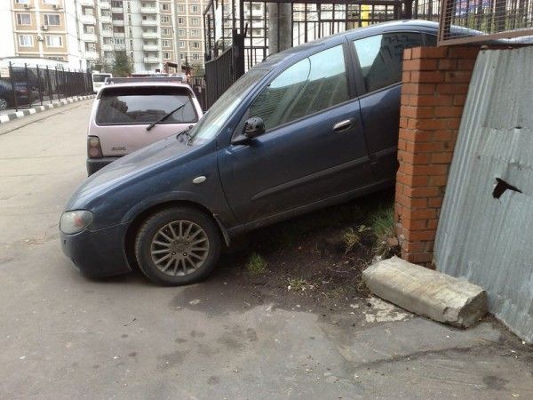 Паркинг-слот в Москве (4 Фото)
