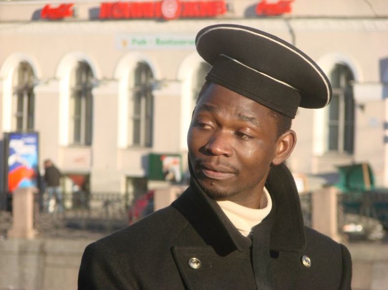 Ленин и матросы-африканцы в Питере (13 Фото)