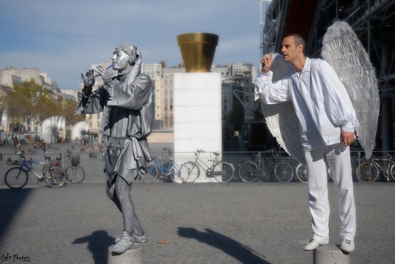Парижский уличный актер (6 Фото)