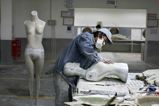 Китайская фабрика манекенов (11 Фото)