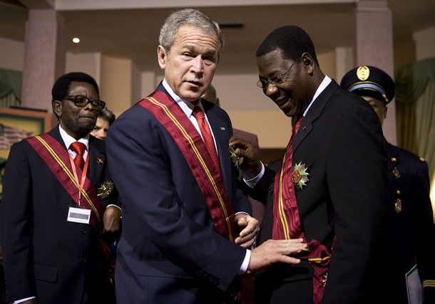 Поездка Буша по Африке (19 Фото)