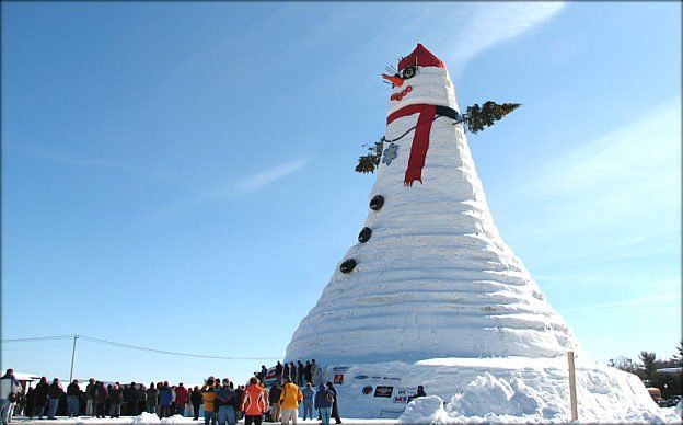 Ого, какой огромный снеговик (9 Фото)