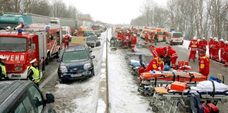Масштабная авария в Австрии (4 Фото)