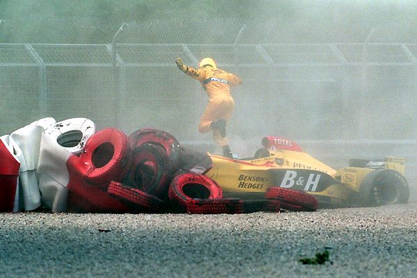 Самые жесткие аварии Формулы-1 (11 Фото)