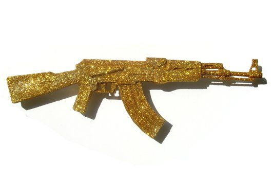 Выставка бумажного оружия в Лондоне (11 Фото)