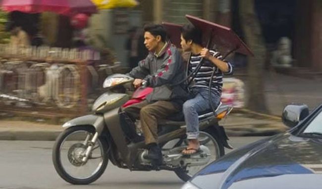 Азиатские мотоперевозки - это нечно (19 Фото)