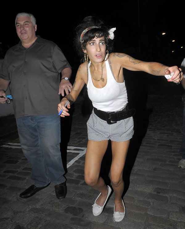 Она реально не в своем уме эта Эми Вайнхаус (Amy Winehouse) (5 Фото)