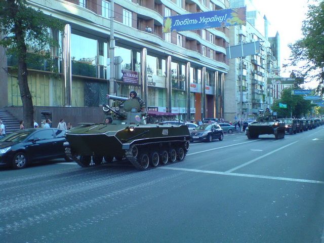 В Киеве прошла репетиция военного парада (16 Фото)