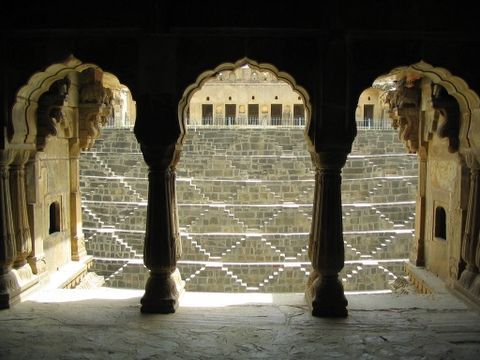 Чудо индийской архитектуры - колодец Chand Baori (26 Фото)