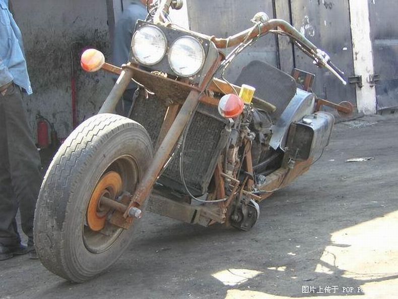Интересный мотоцикл (7 Фото)