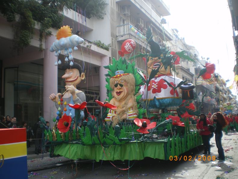 Прислала Наташа. Закрытие карнавала в Греции. (13 Фото)