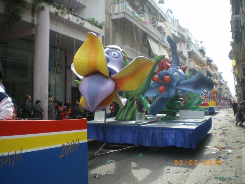 Прислала Наташа. Закрытие карнавала в Греции. (13 Фото)