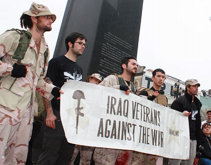 Выступление против войны в Ираке (19 Фото)