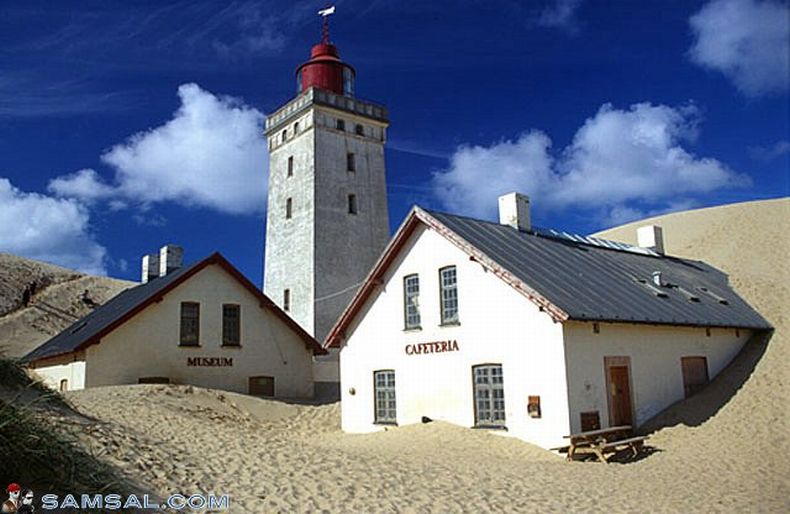 Заброшенный маяк в Дании (10 Фото)