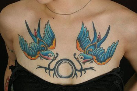 Татуировки на груди (23 Фото)
