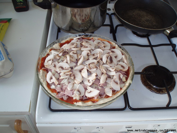 Мега-пицца. Почти 9000 калорий (15 Фото)