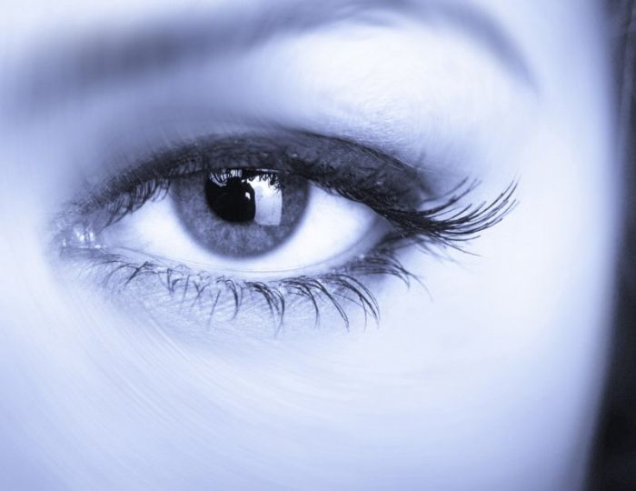Удивительно красивые женские глазки (34 Фото)