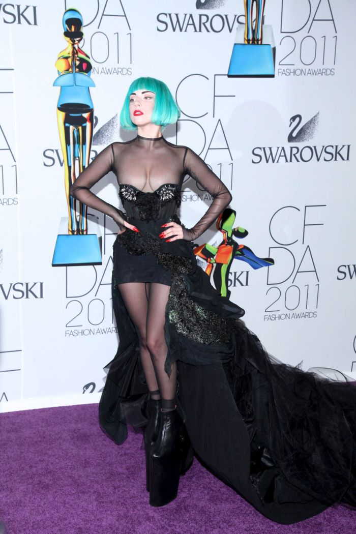 Леди Гага в очень откровенном наряде (8 Фото)