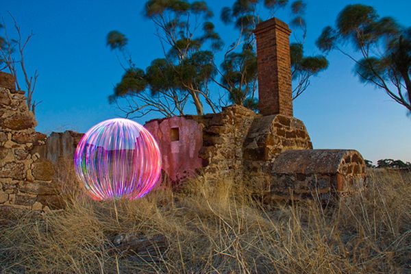 Сногсшибательные фотографии световых шаров (14 Фото)
