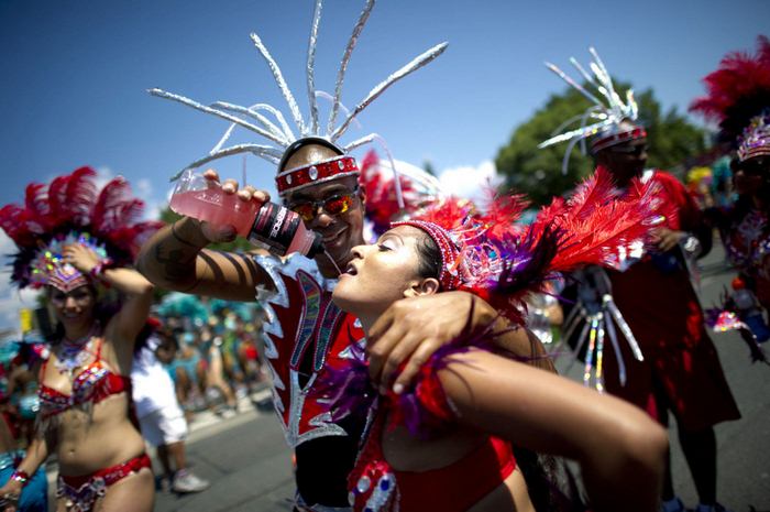 Ежегодный летний фестиваль карибской культуры в Торонто (23 Фото)