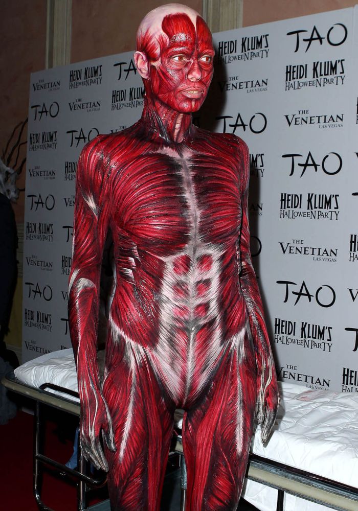 Страшный костюм Хайди Клум (9 Фото)
