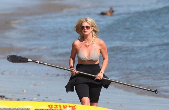 Мама Стейси увлекается серфингом (8 Фото)