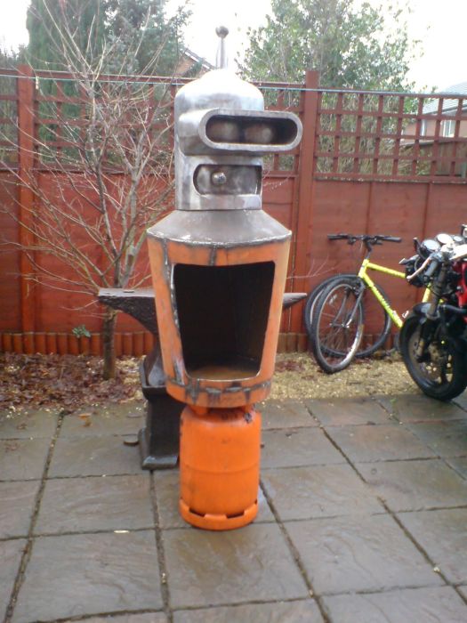 Самодельный робот Бендер из Футурамы (51 фото)